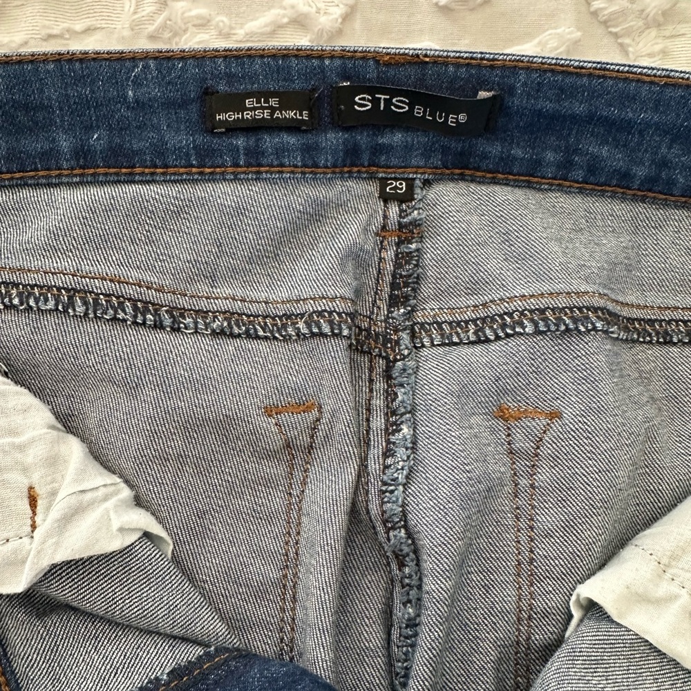 STS Blue Women's Ankle Jeans - Dark Blue